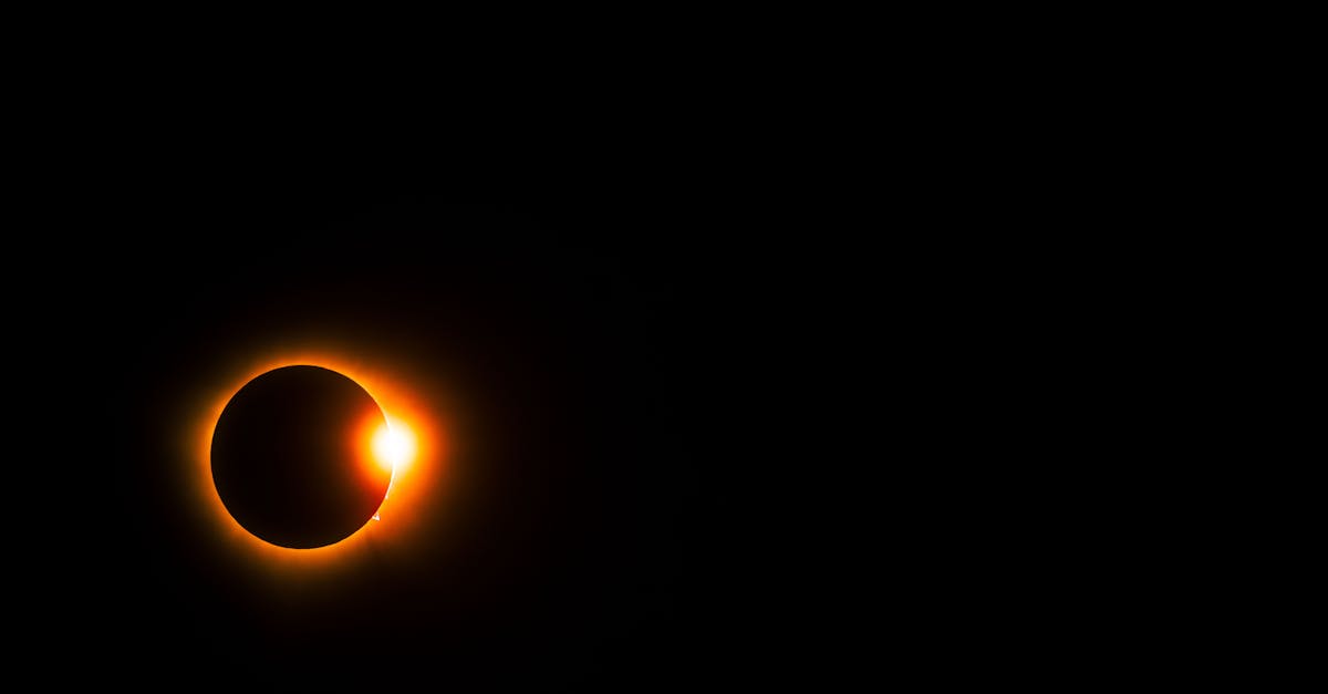 Captivating solar eclipse with visible corona, showcasing the beauty of celestial events in Mazatlán, México.